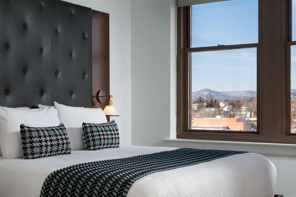 The Liberty Trust Hotel Roanoke Room photo